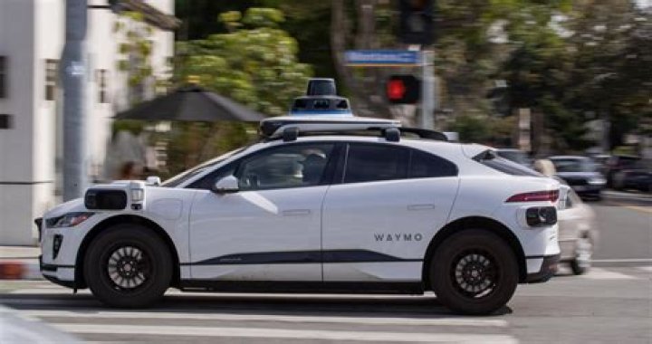 Are there self driving taxis?
