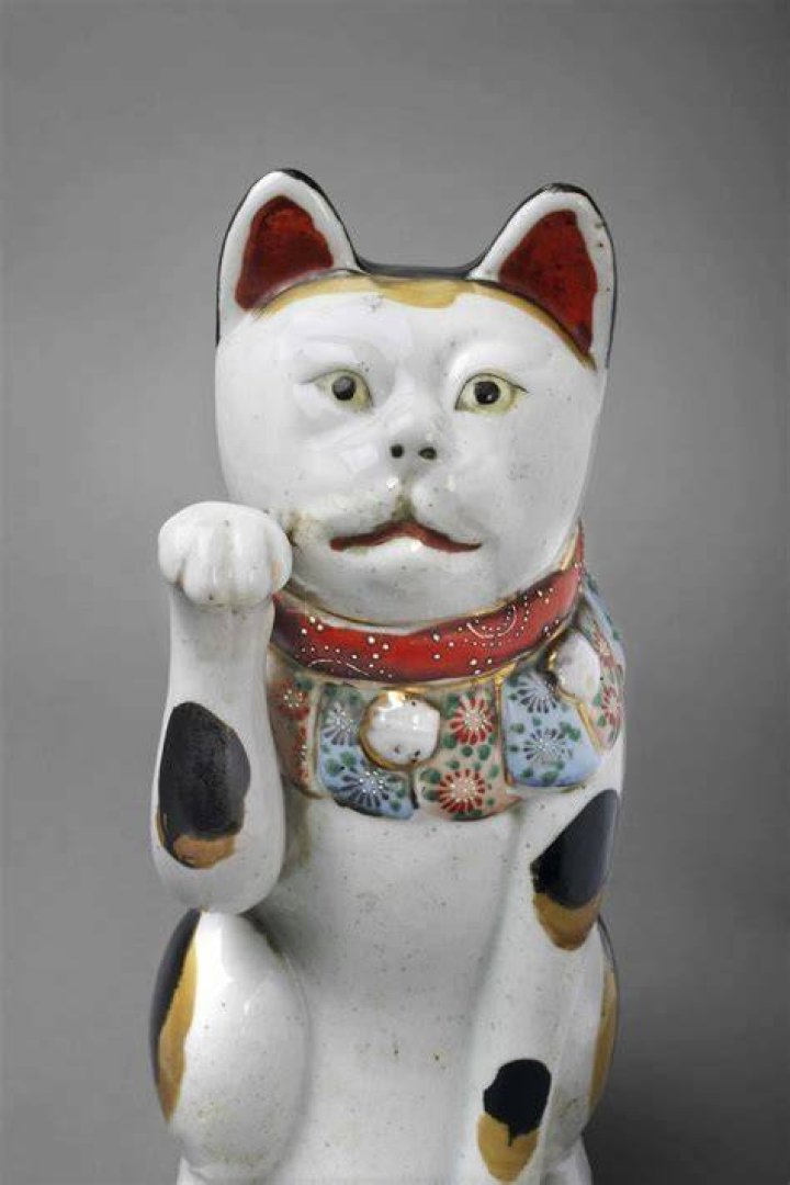 Is Maneki Neko Chinese or Japanese?